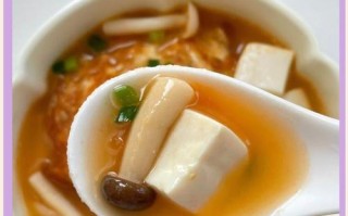 轻松做出美味西红柿海鲜菇汤（做法简单，味道鲜美，）