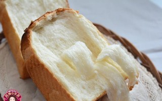 全麦中种吐司的制作方法（健康美味，轻松自制全麦中种吐司）