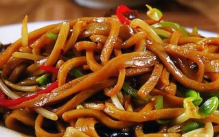 榨菜羊肉氽莜面的制作方法（美味营养的西北特色美食，以羊肉与榨菜为主打，让你一饱口福）