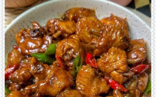 美食香餐（让你的味蕾绽放的秘密，从制作香辣炖鸡仔开始！）