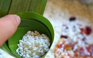 手把手教你制作原味糯米粽（传统手艺，香甜可口，让你过一个传统端午节）