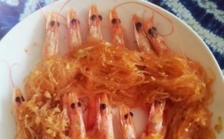 手把手教你做美味蒜香粉丝虾（家庭美食）
