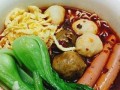 美味肉丸香肠炒泡面的做法（简单易学，充满诱惑的肉香泡面）