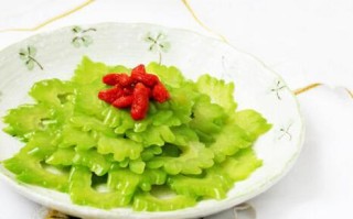 以酸奶苦瓜调理身体（健康无负担、美味双享受）