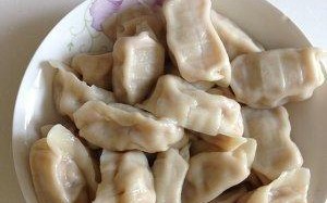 水饺制作的技巧与方法（一份详细的水饺制作教程，让您的厨艺更上一层楼！）