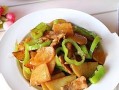 教你如何烹制美味肉片炒青椒（学会这个菜谱，让你的家庭餐桌更加丰富多彩）