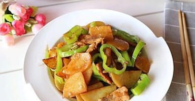 教你如何烹制美味肉片炒青椒(学会这个菜谱,让你的家庭餐桌更加丰富多彩) 教你如何烹制美味肉片炒青椒(学会这个菜谱,让你的家庭餐桌更加丰富多彩)