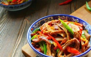 双椒猪肚，美味解腻（重庆特色美食的代表之一，不可错过的美味佳肴）