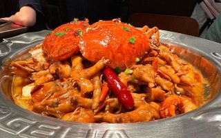 品味香糯的肉蟹煲（家常美食，让你爱不释手）