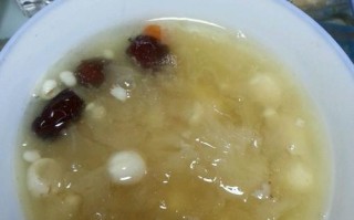 营养美味银耳山药羹（家常制作方法，让你轻松享受滋补佳肴）
