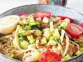 健康美味（营养丰富、简单易做、清爽可口的蔬菜面条）