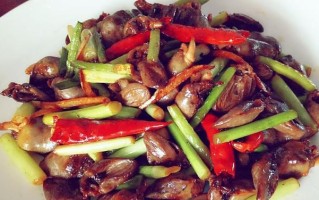 鲜香圆椒爆炒鸡心（口感鲜美，营养丰富，下饭佳品）