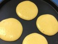 美味可口的玉米牛奶鸡蛋饼（家庭早餐新选择）
