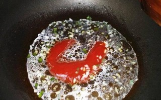 松鼠黄鱼的做法（如何做出美味可口的松鼠黄鱼）