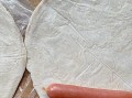 香肠饼的制作方法（简单易学的美食制作技巧）