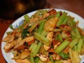 用药芹炒制茶干，美味又健康（健康美味的自制茶干，轻松制作）