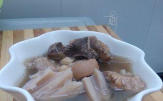 营养无比的无花果猪尾汤（让你一次爱上的美味佳肴）