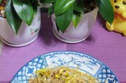 用猪油渣炒出的鲜美黄豆芽（传统家常菜做法，营养美味一起兼备）