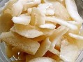手工制作柚子皮果脯（香甜可口的DIY美食）