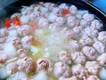 美味家常肉丸汤（用简单的做法，煮出入口即化的肉丸汤）