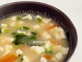 三文鱼味增汤的做法（口感鲜美，简单易做，健康营养，适合家庭食用）