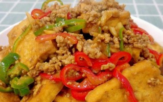 肉末盖浇豆腐的做法（一道口感丰富、营养均衡的家常菜）
