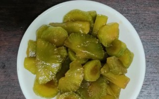 营养美味的咸蛋菜心粥（用心煮出的健康佳肴，细品舌尖的幸福味蕾）