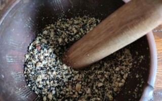 紫薯椰香糯米糍的制作方法（自家制作古早味糯米糍，新鲜健康美味）