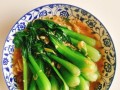 清炒油菜，健康美味的家常菜（用清炒的方式，让油菜更营养美味）
