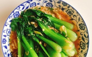 清炒油菜，健康美味的家常菜（用清炒的方式，让油菜更营养美味）