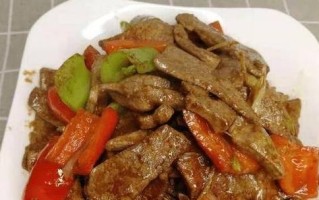 香煎五花肉炒猪肝（传统家常菜谱，美味可口的佳肴）