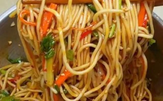 日式南瓜凉面的制作方法（一道清爽解暑的夏日佳肴）