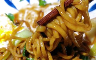 圆白菜素炒面的做法（家常美味，营养丰富）