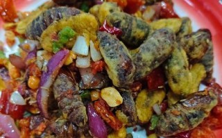 炸蚕蛹的美食烹饪之道（传统美味，口感绝佳，营养丰富的炸蚕蛹）