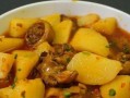 美味炆鸡，如何用土豆来调味？（探讨土豆在炆鸡中的独特功效，让你做出一道美味的土豆炆鸡）