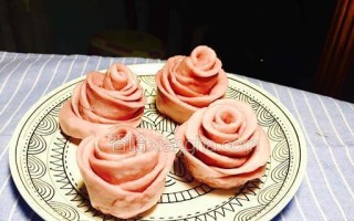 如何以最实惠的方式DIY出美丽玫瑰？（10元材料，创意DIY，轻松打造心仪玫瑰花）