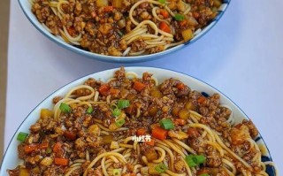 土豆红萝卜打卤面的做法（美味口感，营养丰富，清爽可口）