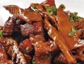 外婆笋干烧肉的做法（传统美味，口感鲜美）