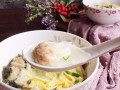 手抄三鲜馄饨的制作方法（制作手抄三鲜馄饨，让你在家也能尝到美味的正宗小吃）