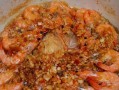 蒜蓉粉丝虾仁煲的做法（家常美食）
