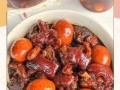 土豆烧猪脚的美味做法（传统家常菜，口感独特，滋补养生）