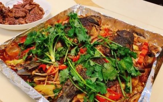 《湖南特色美食，一口闻香鲜美的湘味烤鱼》（探寻湖南烤鱼的秘密，品尝湘菜文化的魅力）