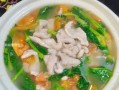 尝试制作美味清爽的西红柿肉片汤（用简单的步骤制作一份健康营养的汤品，西红柿是关键）