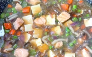 健康美味，彩蔬烩豆腐的做法（色香味俱佳，让你健康吃素的小窍门）