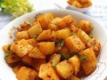 香辣土豆块的制作方法（用香料和辣椒调味的土豆块）