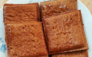 咸肉蒸白豆腐干的家常做法（传统美味，营养丰富的家常小菜）