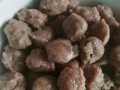 美味可口的薯粉肉丸子（薯粉肉丸子的制作方法和口感体验）