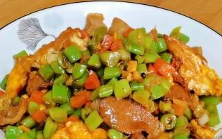 小炒一碗香，味道扣人心弦（15个实用小炒技巧，让你成为饭桌上的大赢家）