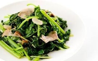 香菇炒白菜叶，清爽美味健康（做法简单易学，轻松营养美味）