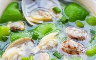 丝瓜花蛤汤的制作方法（口感清香，滋润养生，体验纯正海味）
